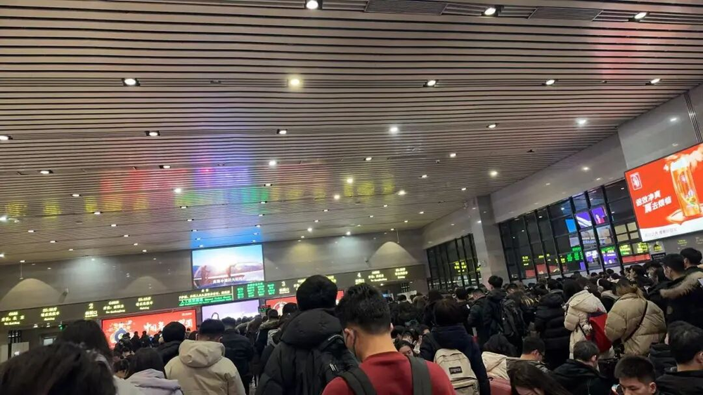 網上投注:“最讓人破防的歸鄕路”,搶不到票的年輕人在紅眼高鉄熬鷹